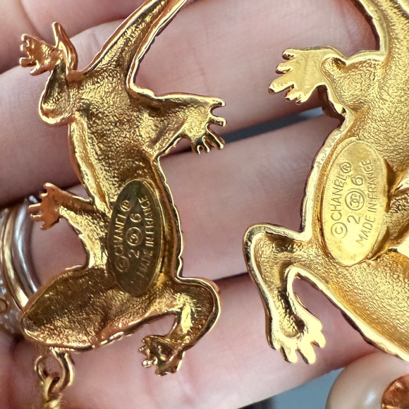 LOT 2222 RUNWAY 24K gold plated CHANEL vintage lizard Earrings with Pearls 1991 - Picture 13 of 17